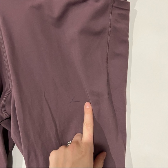 Athleta Salutation Stash Pocket II Capri Tight Leggings Volcanic Violet - Picture 12 of 14